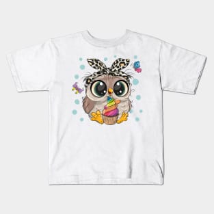 Cute owl with cupcake Kids T-Shirt